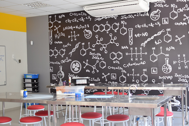Espaço Maker com atividades práticas de ciências